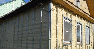 Утепление домов ППУ в Кушве | Уральская Полимерная Компания – от 798 руб. за м²